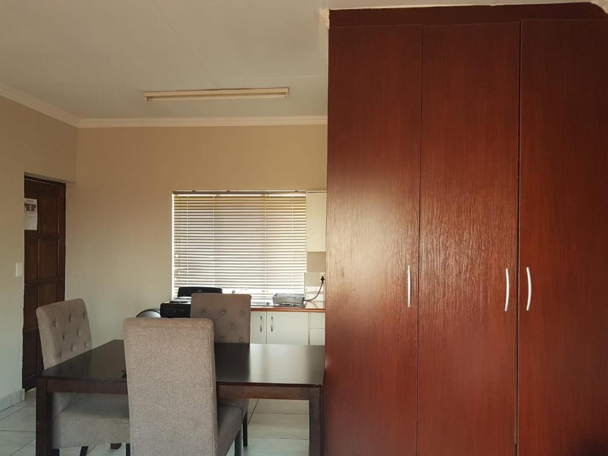 Private Apartments & Biz Stays Pretoria-Noord Zewnętrze zdjęcie