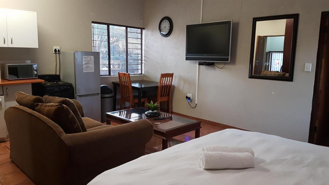 Private Apartments & Biz Stays Pretoria-Noord Zewnętrze zdjęcie